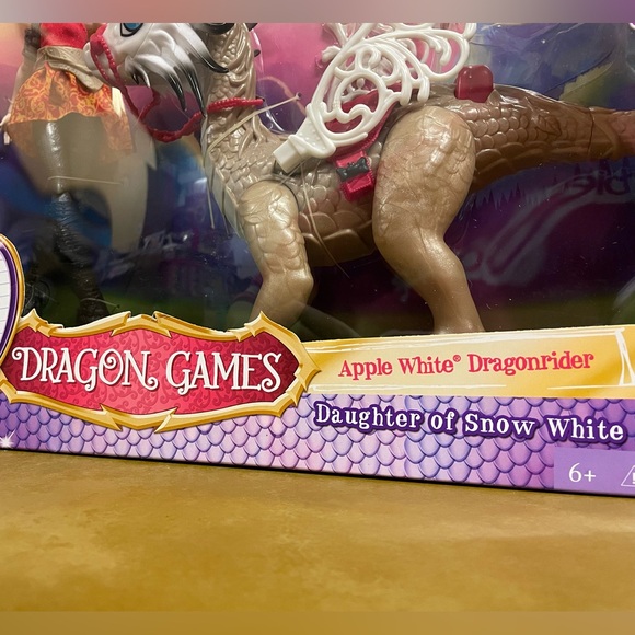 Ever After High Apple White Dragonrider Dragon Games Braebyrn Dragon NWT NRFB - Picture 6 of 15